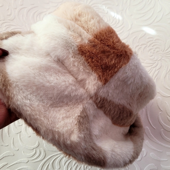 New Look Faux Fur Bucket Hat Cream - Picture 3 of 4